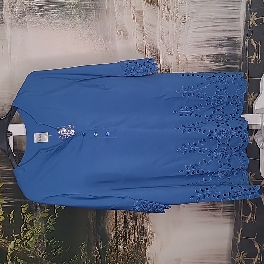 New! Blair Womens Large bright blue cut out accented vneck blouse